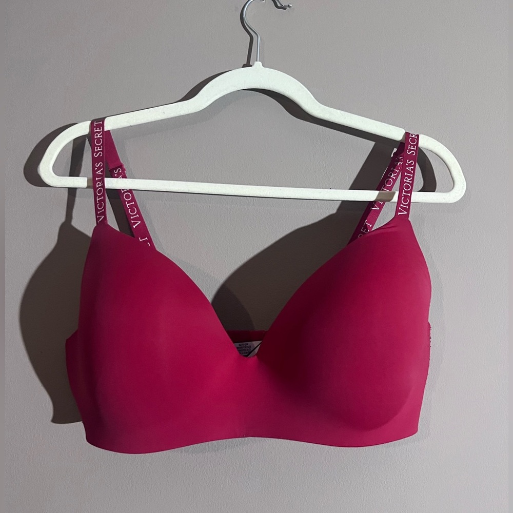 Victoria's Secret T-shirt Wireless Red Bra with Logo Straps